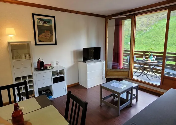 Appartement Hauteurs Super Besse - 4 Personnes -Piscine & Garage