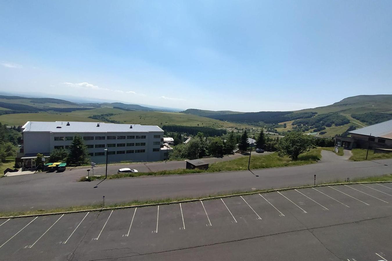 Hauteurs Super - 4 Personnes -piscine & Garage * Besse-et-Saint-Anastaise